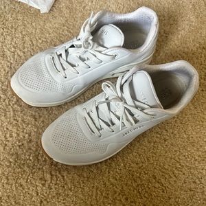 Sketchers size 8.5 like new